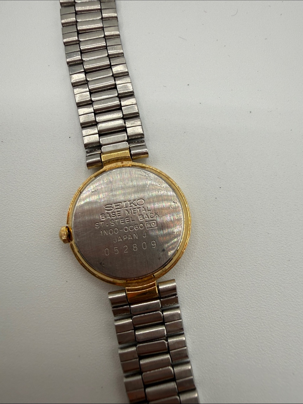 VTG Seiko Two-Tone Gold and Silver Women's Watch - Picture 7 of 10